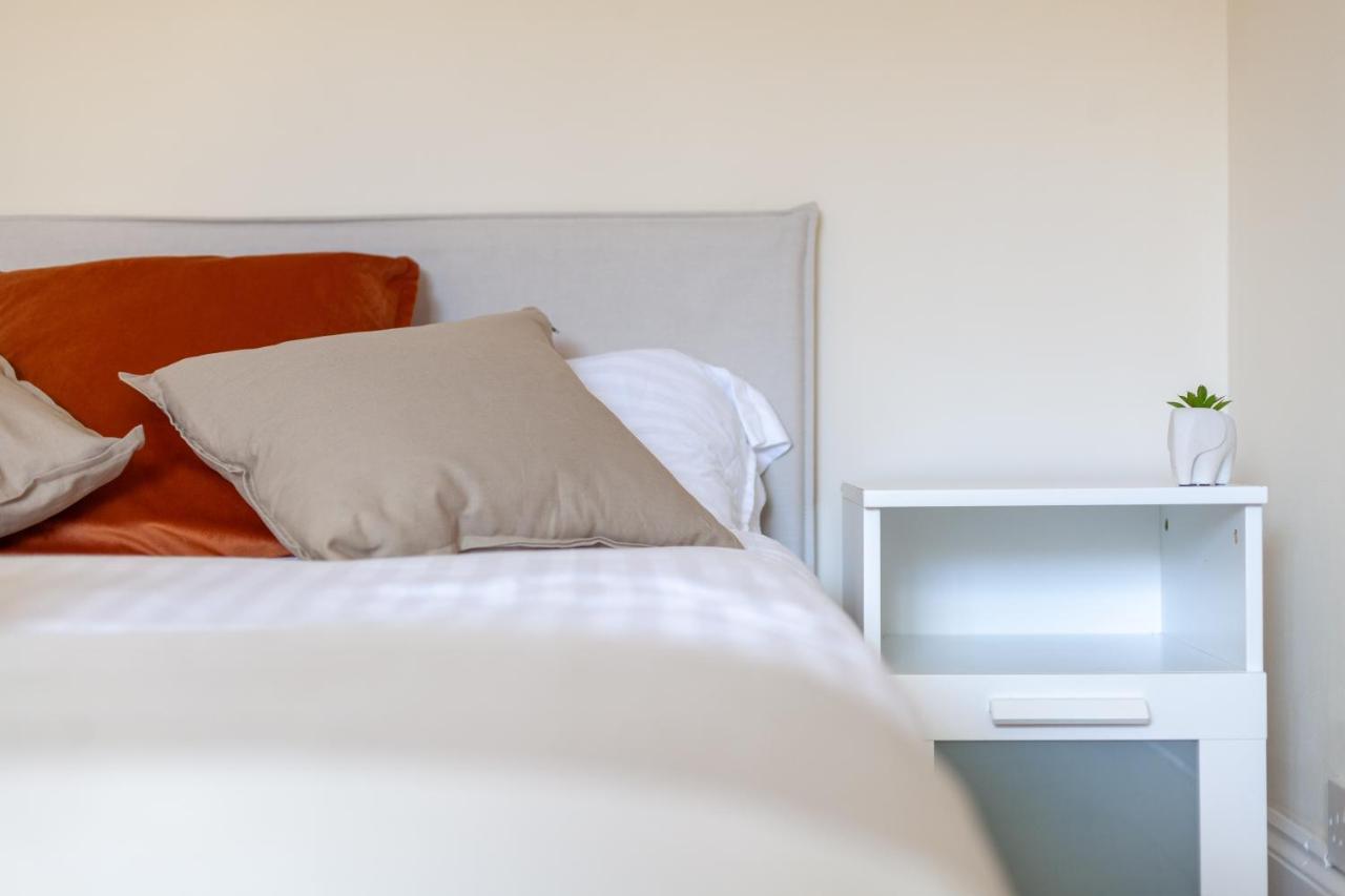 Lovely Studio Flat In Wimbledon W/ Free Parking Londyn Zewnętrze zdjęcie