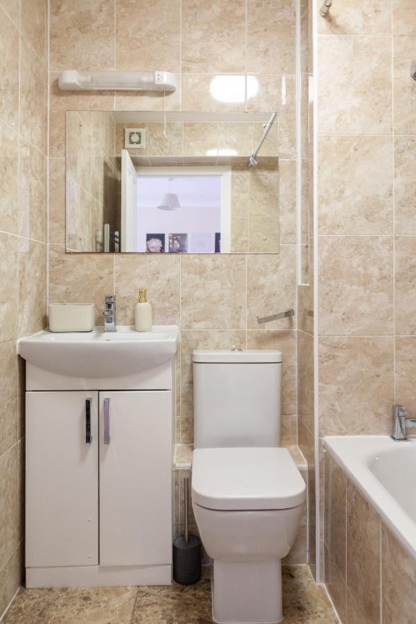 Lovely Studio Flat In Wimbledon W/ Free Parking Londyn Zewnętrze zdjęcie