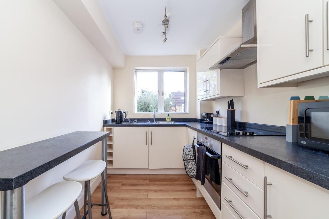 Lovely Studio Flat In Wimbledon W/ Free Parking Londyn Zewnętrze zdjęcie