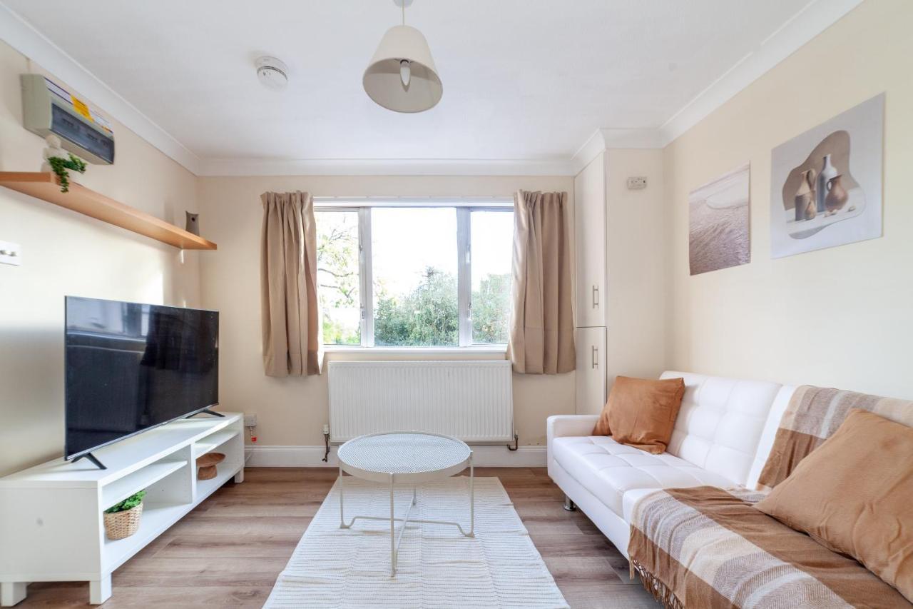 Lovely Studio Flat In Wimbledon W/ Free Parking Londyn Zewnętrze zdjęcie